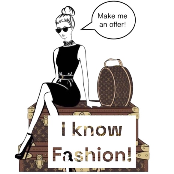 Shop My Closet! 🤗👜👛🎉
*BUNDLE AND SAVE!
*ALL REASONABLE OFFERS ARE WELCOM… - Picture 1 of 1